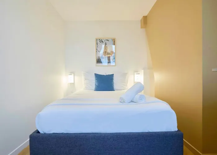 Centre - And Functional Ap. 2bdrm ליל