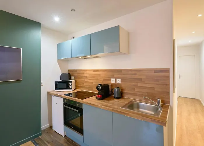 Centre - And Functional Ap. 2bdrm ליל